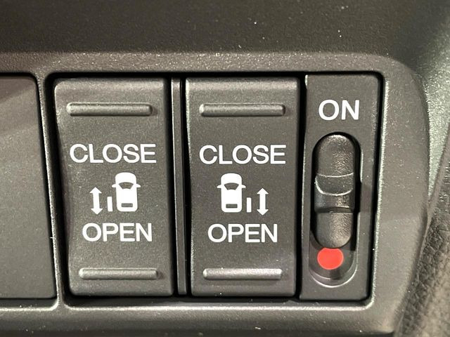 �y�����p���[�X���C�h�h�A�z�X�}�[�g�L�[��^�]�Ȃ̃X�C�b�`�Ō�ȗ����X���C�h�h�A�̊J���\���d��������͂����ăh�A���J����K�v�������A�����Ȃ��q�l�ł��ȒP�ɊJ���߂ł����K�ł���