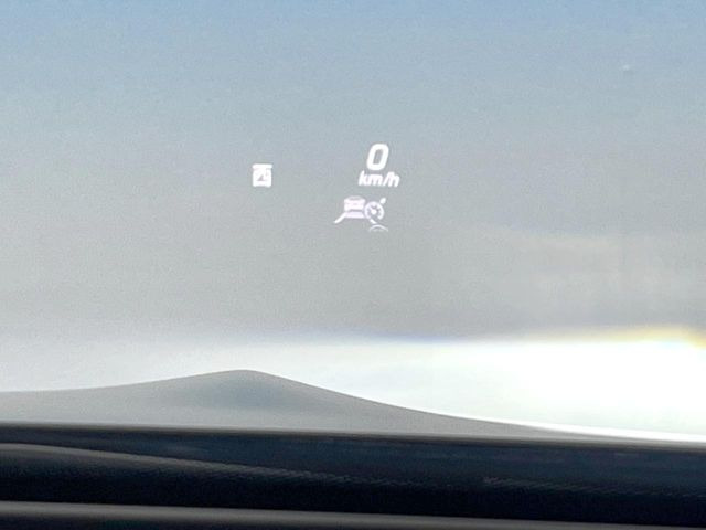 ���w�b�h�A�b�v�f�B�X�v���C:���݂̑��x�⑖�s�����f�W�^���\���ŉ^�]�ȑO���̃K���X�ɓ��e!�^�]���A���������炳���K�v�ȏ����m�F�ł���̂łƂ��Ă��֗��ň��S!