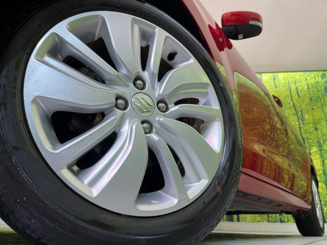 �y����16�C���`�A���~�z�C�[���z�O�ςɃ}�b�`���������A���~�z�C�[���𑕒����Ă���܂��B�e��ЊO�A���~�z�C�[����A�X�^�b�h���X�^�C�����戵�����Ă���܂��B���񂲑��k����������