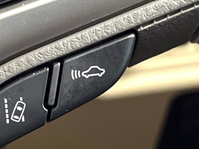 �y�g���^�Z�[�t�e�B�Z���X�z���s���ɑO���̎ԗ�����F�����A�Փ˂������Ȏ��͌x��ƃu���[�L�ŏՓˉ���Ɣ�Q�y�����A�V�X�g�B�����S�Ƀh���C�u�����y���݂��������܂��B