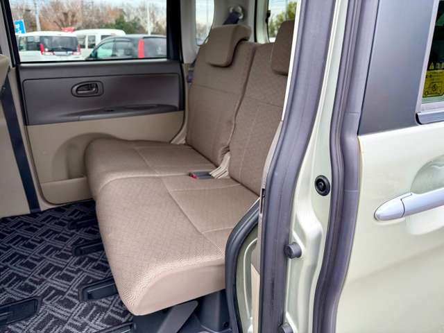 ���X�͍s�c�����R���̊��ˌ����_�̋߂��ɓX�܂��������܂��B���Ԃł��A�N�Z�X���₷���ꏊ�Ɍ�����܂��B�d�Ԃł��z���̍ۂ��Ŋ���JR���������w�܂ł��}���ɎQ��܂��B���C�y�ɂ��₢���킹������!