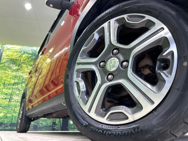 �y����15�C���`�A���~�z�C�[���z�O�ςɃ}�b�`���������A���~�z�C�[���𑕒����Ă���܂��B�e��ЊO�A���~�z�C�[����A�X�^�b�h���X�^�C�����戵�����Ă���܂��B���񂲑��k����������