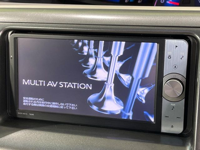 �y�����i�r�z�l�C�̏����i�r�𑕔����Ă���܂��B�i�r�̎g���₷���͂������A�I�[�f�B�I�@�\���[��!�L�����v�◷�s�͂������A�ʋ΂┃�����ȂǕ��i�̃h���C�u���y�����Ȃ�͂���