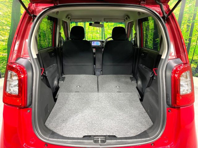 ���i�̂���������ʋ΁A���}���ɏ\���ȉ׎��X�y�[�X���m�ۂ��Ă���܂��B�Z�J���h�V�[�g��|���ƁA�傫�ȉו��̐ύڂ��\�ł���