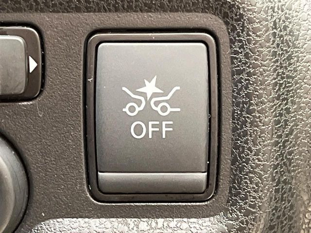 �y�C���e���W�F���g�G�}�[�W�F���V�[�u���[�L�z�t�����g�J�����őO���̎ԗ�����s�҂����m�B�Փ˂������Ȏ��͏Փ˔�Q�y���u���[�L���쓮�A�Փˉ�����T�|�[�g�B�����S�Ƀh���C�u�����y���݂��������܂��B