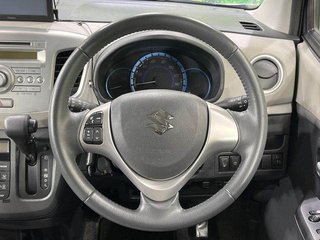 �y�����v�����X�e�A�����O�z�㎿�Ȋv���g�p���邱�ƂŁA��ɂ����������݂ƂĂ��^�]���₷���n���h���ł���