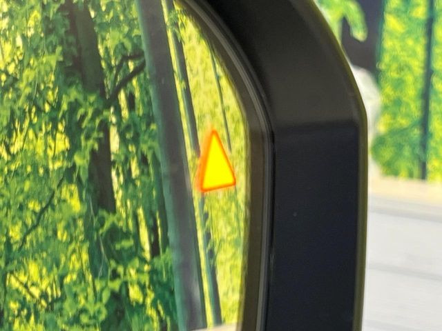 �y������p���m�z���s���A�h�A�~���[�̎��p�ɂȂ�₷���ӏ��Ɍ㑱�Ԃ��ڋ߂���ƃT�C�h�~���[�t�߂Ɍx����\���A�h���C�o�[�ɒ��ӊ��N�����Ă���܂��B