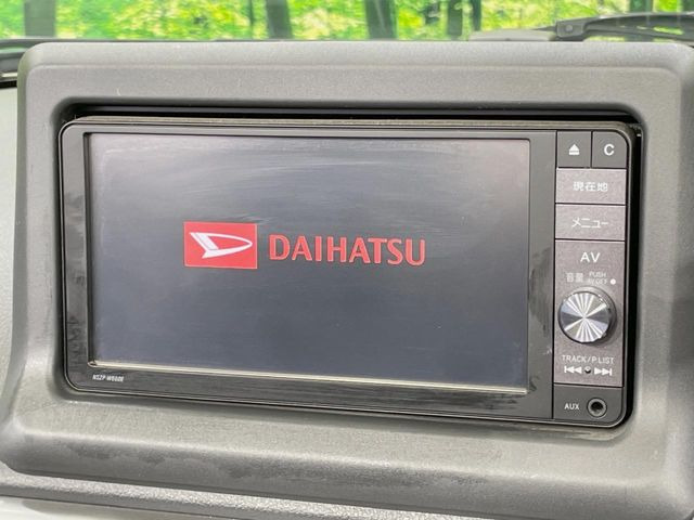 �y�����i�r�z�l�C�̏����i�r�𑕔����Ă���܂��B�i�r�̎g���₷���͂������A�I�[�f�B�I�@�\���[��!�L�����v�◷�s�͂������A�ʋ΂┃�����ȂǕ��i�̃h���C�u���y�����Ȃ�͂���