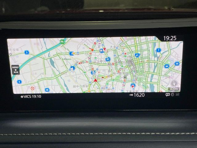 �y�}�c�_�R�l�N�g�i�r�z�ԓ��̕��͋C�Ƀ}�b�`������̌^�^�C�v�̃i�r�B�e����q�ݒ��Bluetooth�Đ����A�l�X�ȋ@�\���y���߂܂��B�����I�ȃ_�C�������삪�\�ŁA�g��������ǍD�ł��B