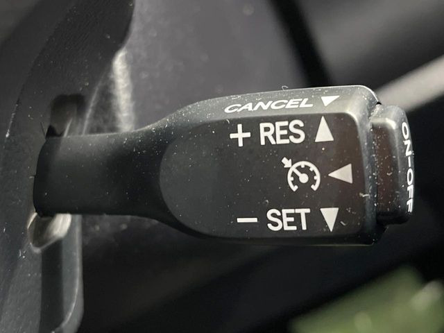 �y�N���[�Y�R���g���[���z�������H�����N���N���s�B�A�N�Z���𗣂��Ă���葬�x�ő��s���ł��A�������^�]���̕��S���y��!�����E�������ȒP�ȃX�C�b�`����Œ����ł��܂��B