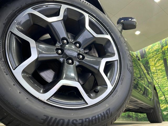 �y����17�C���`�A���~�z�C�[���z�O�ςɃ}�b�`���������A���~�z�C�[���𑕒����Ă���܂��B�e��ЊO�A���~�z�C�[����A�X�^�b�h���X�^�C�����戵�����Ă���܂��B���񂲑��k����������