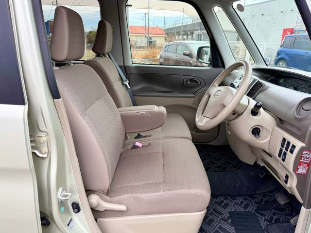 ���������ԑ����W�����ł�!���̋@��ɐ��񂲗��X������!