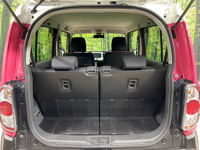 ���i�̂���������ʋ΁A���}���ɏ\���ȉ׎��X�y�[�X���m�ۂ��Ă���܂��B�Z�J���h�V�[�g��|���ƁA�傫�ȉו��̐ύڂ��\�ł���