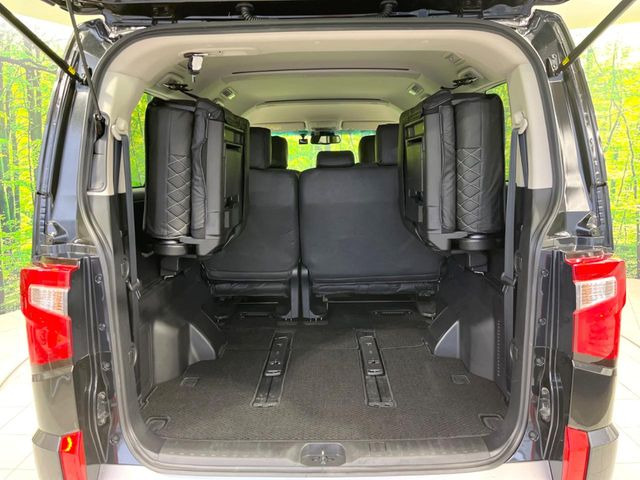 ���i�̂���������ʋ΁A���}���ɏ\���ȉ׎��X�y�[�X���m�ۂ��Ă���܂��B�Z�J���h�V�[�g��|���ƁA�傫�ȉו��̐ύڂ��\�ł���