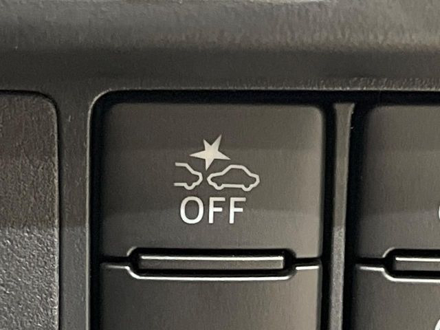 �y�g���^�Z�[�t�e�B�Z���X�z���s���ɑO���̎ԗ�����F�����A�Փ˂������Ȏ��͌x��ƃu���[�L�ŏՓˉ���Ɣ�Q�y�����A�V�X�g�B�����S�Ƀh���C�u�����y���݂��������܂��B