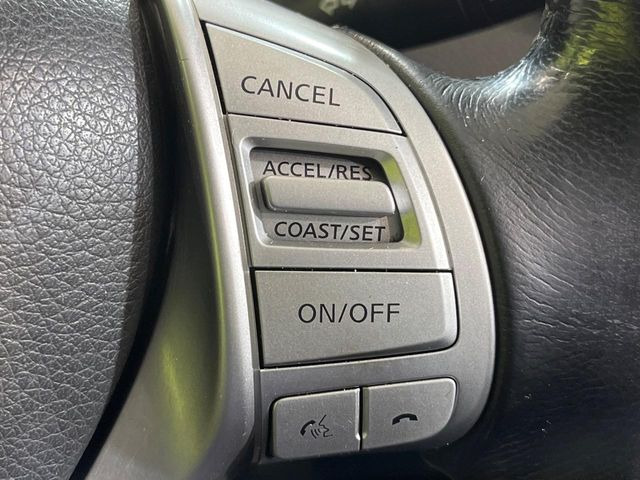 �y�N���[�Y�R���g���[���z�������H�����N���N���s�B�A�N�Z���𗣂��Ă���葬�x�ő��s���ł��A�������^�]���̕��S���y��!�����E�������ȒP�ȃX�C�b�`����Œ����ł��܂��B