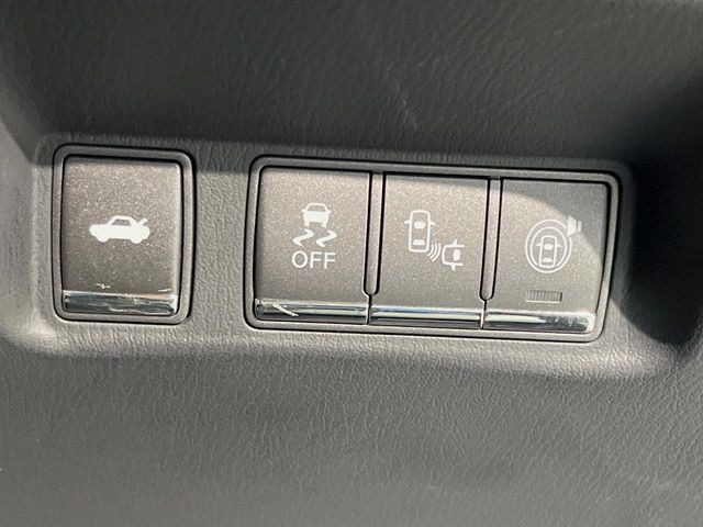 �y�S���ʉ^�]�x���V�X�e���z�t�����g�J�����őO���̎ԗ�����s�҂����m�B�Փ˂������Ȏ��͏Փ˔�Q�y���u���[�L���쓮�A�Փˉ�����T�|�[�g�B�����S�Ƀh���C�u�����y���݂��������܂��B