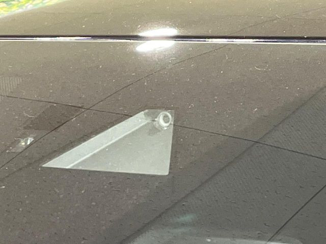 �yi-ACTIVESENSE�z���s���ɑO���̎ԗ�����F�����A�Փ˂������Ȏ��͌x��ƃu���[�L�ŏՓˉ���Ɣ�Q�y�����A�V�X�g�B�����S�Ƀh���C�u�����y���݂��������܂��B