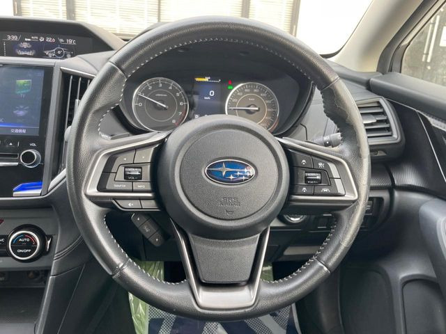 �y�����v�����X�e�A�����O�z�㎿�Ȋv���g�p���邱�ƂŁA��ɂ����������݂ƂĂ��^�]���₷���n���h���ł���