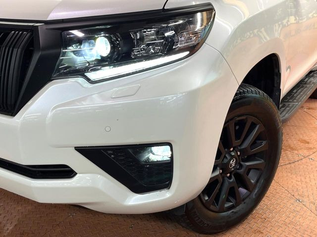 �yLED�w�b�h���C�g�z���V����ԑ��s�����ǍD�Ȏ��E���m�ۂ����S���ĉ^�]�ł��鍂�P�xLED�w�b�h���C�g�𑕔�!�_�����x�������A����d�͂��}�����Ă��܂��B