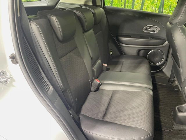 後部座席も気になるようなキズ・汚れやへたり等、大きなダメージはなく、良好な状態です。