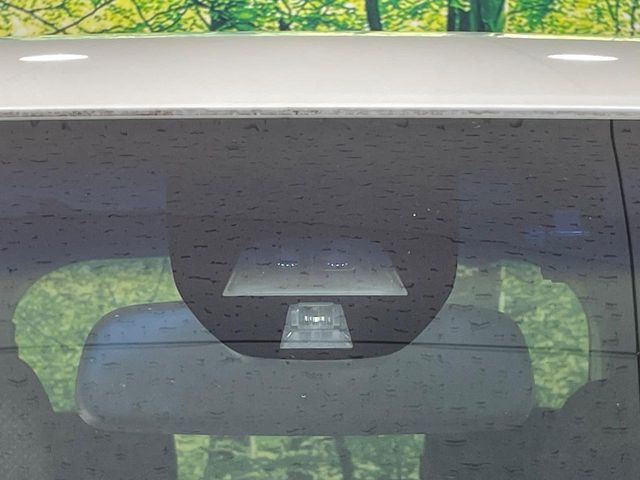 �y�V�e�B�u���[�L�A�N�e�B�u�V�X�e���z�ᑬ���s���ɑO���̎ԗ�����F�����A�Փ˂������Ȏ��͌x��ƃu���[�L�ŏՓˉ���Ɣ�Q�y�����A�V�X�g�B�����S�Ƀh���C�u�����y���݂��������܂��B