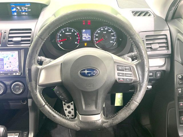 �y�����v�����X�e�A�����O�z�㎿�Ȋv���g�p���邱�ƂŁA��ɂ����������݂ƂĂ��^�]���₷���n���h���ł���