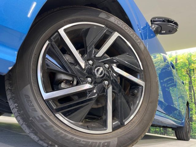 �y����16�C���`�A���~�z�C�[���z�O�ςɃ}�b�`���������A���~�z�C�[���𑕒����Ă���܂��B�e��ЊO�A���~�z�C�[����A�X�^�b�h���X�^�C�����戵�����Ă���܂��B���񂲑��k����������