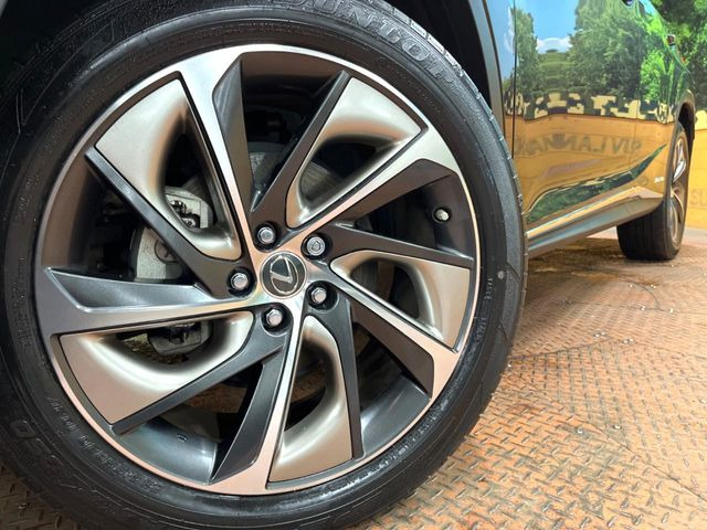 �y�����A���~�z�C�[���z�O�ςɃ}�b�`���������A���~�z�C�[���𑕒����Ă���܂��B�e��ЊO�A���~�z�C�[����A�X�^�b�h���X�^�C�����戵�����Ă���܂��B���񂲑��k����������