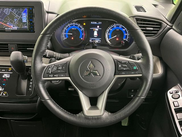 �y�����v�����X�e�A�����O�z�㎿�Ȋv���g�p���邱�ƂŁA��ɂ����������݂ƂĂ��^�]���₷���n���h���ł���