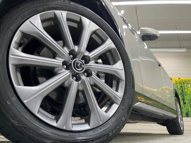 �y�����A���~�z�C�[���z�f�U�C�����̍��������A���~�z�C�[���𑕒����Ă���܂��B�e��ЊO�A���~�z�C�[����A�X�^�b�h���X�^�C�����戵�����Ă���܂��B���񂲑��k����������