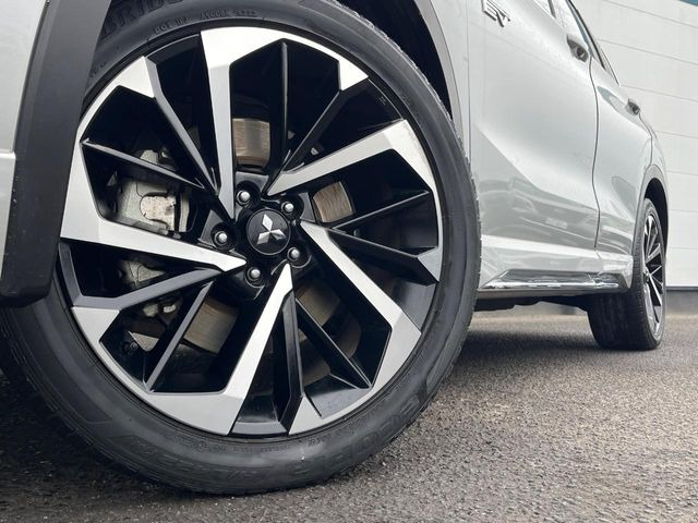 �y����20�C���`�A���~�z�C�[���z�O�ςɃ}�b�`���������A���~�z�C�[���𑕒����Ă���܂��B�e��ЊO�A���~�z�C�[����A�X�^�b�h���X�^�C�����戵�����Ă���܂��B���񂲑��k����������