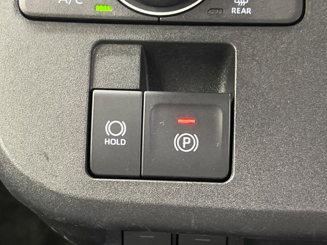 �y�I�[�g�u���[�L�z�[���h�z�M���҂���a�؂Œ�Ԏ��Ƀu���[�L���瑫�𗣂��Ă��A��~��Ԃ�ێ����Ă���܂��B�O�i����Ƃ��̓A�N�Z���𓥂߂Ύ����ŉ��������̂ň��S��X���^�]���y�ɂȂ�܂���