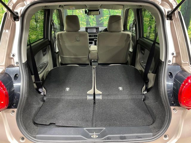 ���i�̂���������ʋ΁A���}���ɏ\���ȉ׎��X�y�[�X���m�ۂ��Ă���܂��B�Z�J���h�V�[�g��|���ƁA�傫�ȉו��̐ύڂ��\�ł���