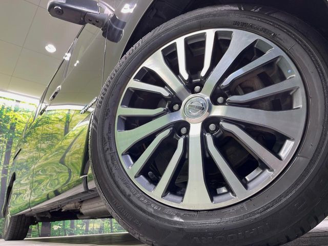 �y����16�C���`�A���~�z�C�[���z�O�ςɃ}�b�`���������A���~�z�C�[���𑕒����Ă���܂��B�e��ЊO�A���~�z�C�[����A�X�^�b�h���X�^�C�����戵�����Ă���܂��B���񂲑��k����������