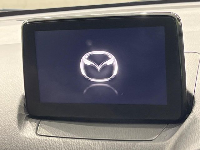 �y�}�c�_�R�l�N�g�i�r�z�ԓ��̕��͋C�Ƀ}�b�`������̌^�^�C�v�̃i�r�B�e����q�ݒ��Bluetooth�Đ����A�l�X�ȋ@�\���y���߂܂��B�����I�ȃ_�C�������삪�\�ŁA�g��������ǍD�ł��B