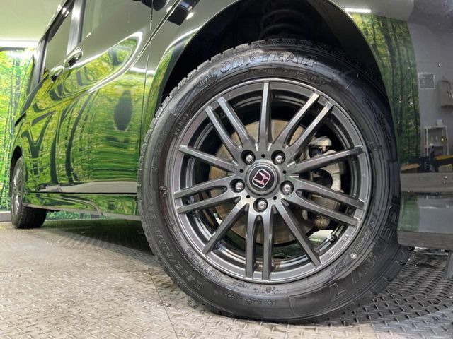 �y����16�C���`�A���~�z�C�[���z�O�ςɃ}�b�`���������A���~�z�C�[���𑕒����Ă���܂��B�e��ЊO�A���~�z�C�[����A�X�^�b�h���X�^�C�����戵�����Ă���܂��B���񂲑��k����������