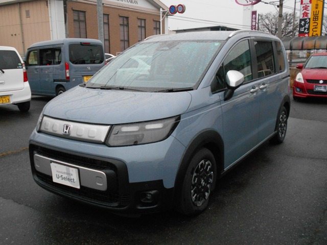 フリード1.5 e:HEV クロスター