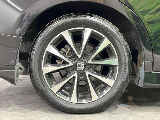 �y�����A���~�z�C�[���z�O�ςɃ}�b�`�����A���~�z�C�[���𑕒����Ă���܂��B�e��A���~�z�C�[����A�X�^�b�h���X�^�C�����戵�����Ă���܂��B���񂲑��k����������