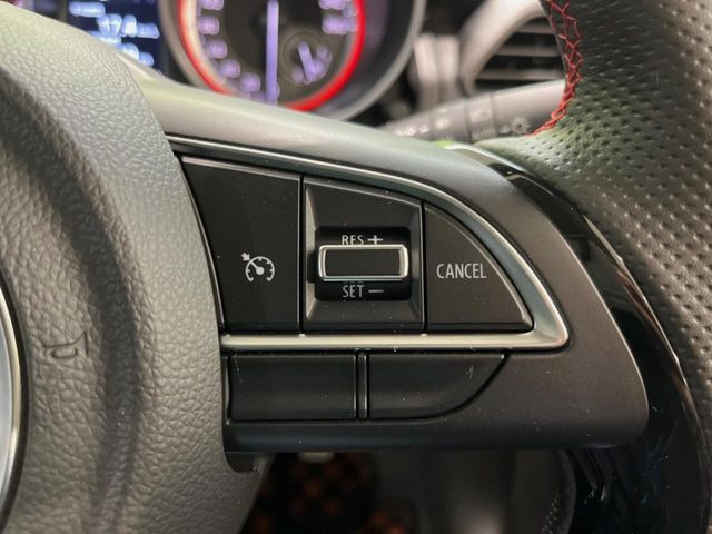 �y�N���[�Y�R���g���[���z�������H�����N���N���s�B�A�N�Z���𗣂��Ă���葬�x�ő��s���ł��A�������^�]���̕��S���y��!�����E�������ȒP�ȃX�C�b�`����Œ����ł��܂��B