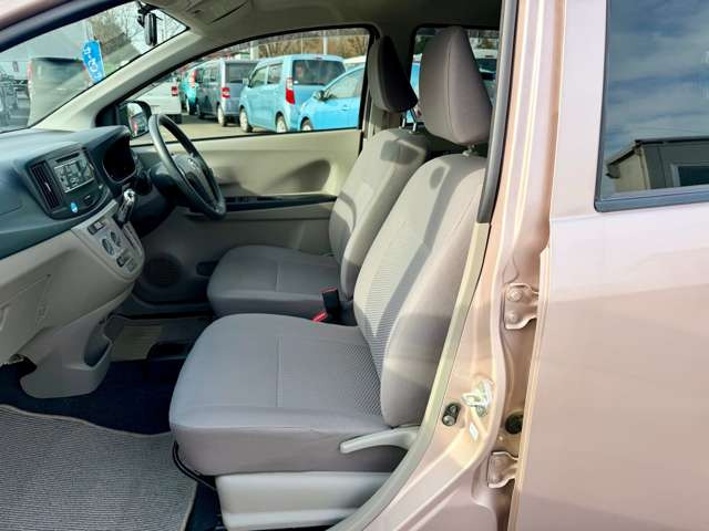 ���������ԑ����W�����ł�!���̋@��ɐ��񂲗��X������!