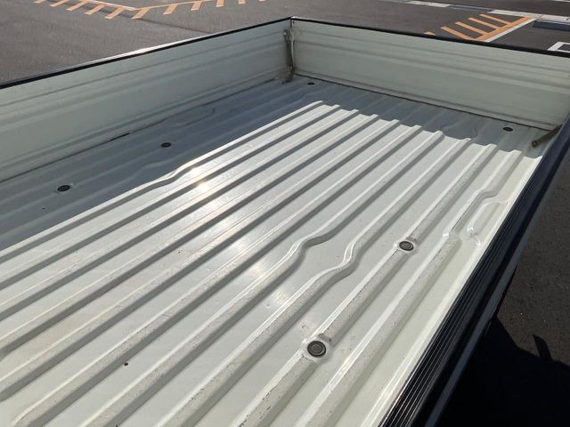 ���i�̂���������ʋ΁A���}���ɏ\���ȉ׎��X�y�[�X���m�ۂ��Ă���܂��B