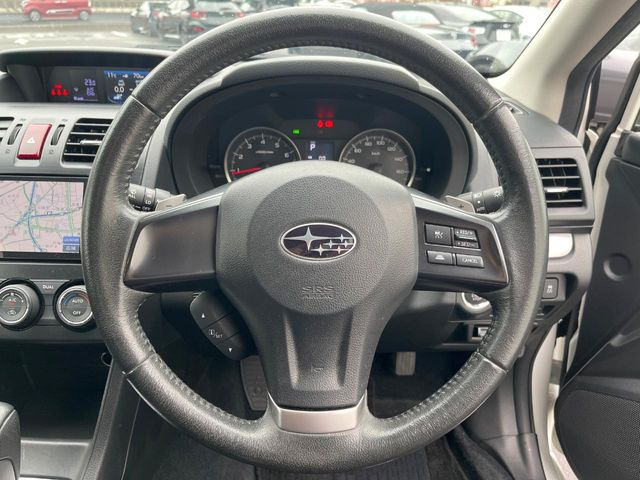 �y�����v�����X�e�A�����O�z�㎿�Ȋv���g�p���邱�ƂŁA��ɂ����������݂ƂĂ��^�]���₷���n���h���ł���