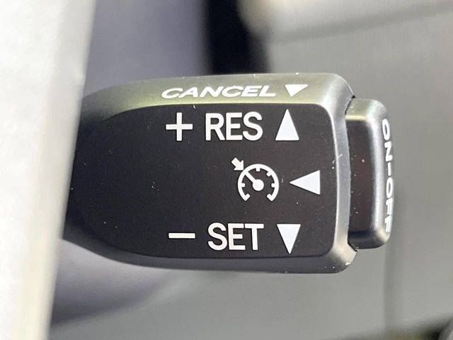 �y�N���[�Y�R���g���[���z�������H�����N���N���s�B�A�N�Z���𗣂��Ă���葬�x�ő��s���ł��A�������^�]���̕��S���y��!�����E�������ȒP�ȃX�C�b�`����Œ����ł��܂��B