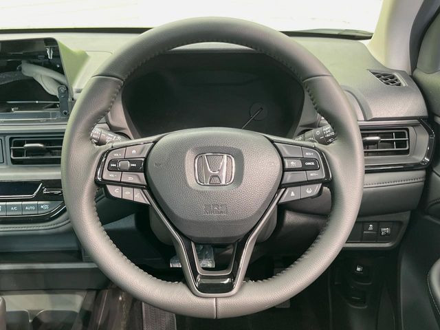 �y�����v�����X�e�A�����O�z�㎿�Ȋv���g�p���邱�ƂŁA��ɂ����������݂ƂĂ��^�]���₷���n���h���ł���