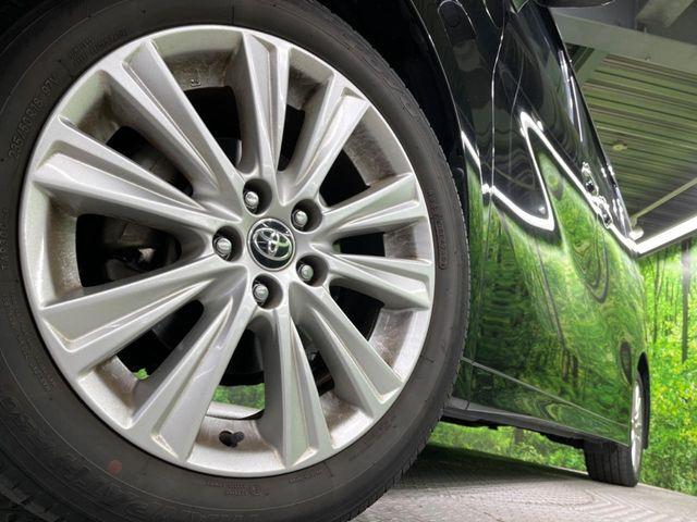 �y����18�C���`�A���~�z�C�[���z�O�ςɃ}�b�`���������A���~�z�C�[���𑕒����Ă���܂��B�e��ЊO�A���~�z�C�[����A�X�^�b�h���X�^�C�����戵�����Ă���܂��B���񂲑��k����������