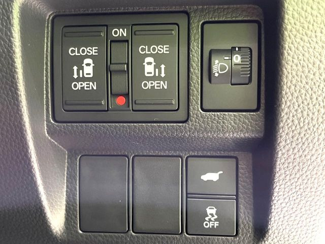 �y�����p���[�X���C�h�h�A�z�X�}�[�g�L�[��^�]�Ȃ̃X�C�b�`�Ō�ȗ����X���C�h�h�A�̊J���\���d��������͂����ăh�A���J����K�v�������A�����Ȃ��q�l�ł��ȒP�ɊJ���߂ł����K�ł���