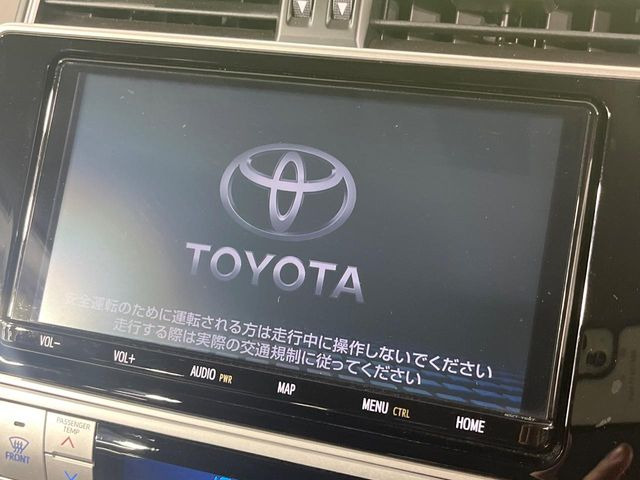 �y����9�^�i�r�z�C���e���A�ɗn�����ރX�^�C���b�V���ȁu��p�݌v�v���[�J�[�i�r�𑕔��􎋔F���⑀�쐫�ȂǊ�{���\�ɂ��D��A���㎿�ȃJ�[���C�t�����y���݂��������܂��B