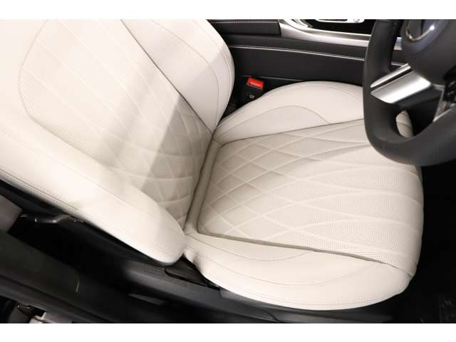 G400d�Ɣ�׃A�N�Z�����X�|���X�����P����A�d�ʋ��{�f�B�ł��X�g���X�̏��Ȃ����������������Ă��܂��B