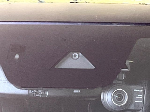 �yi-ACTIVESENSE�z���s���ɑO���̎ԗ�����F�����A�Փ˂������Ȏ��͌x��ƃu���[�L�ŏՓˉ���Ɣ�Q�y�����A�V�X�g�B�����S�Ƀh���C�u�����y���݂��������܂��B